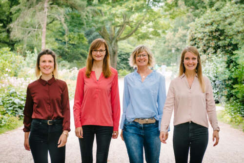 Die Mitarbeiterinnen Alena Neven, Julia-Christin Jeske, Petra Rau, Jacqueline Johanns